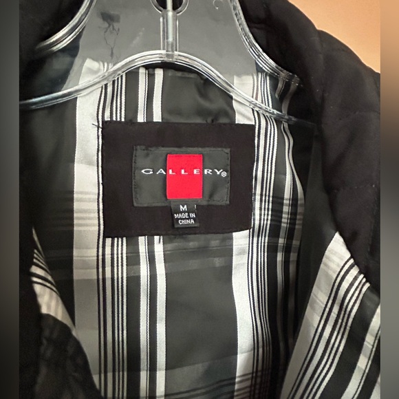 Gallery Lightweight Jacket - Picture 4 of 4